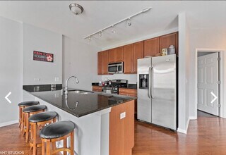 1407 S Halsted St-Unit -2B in Chicago, IL - Foto de edificio - Building Photo
