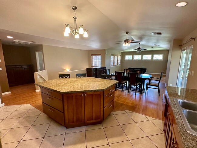 12 Honuhula St in Kihei, HI - Building Photo - Building Photo