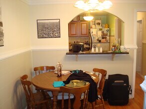 38 Juniper St, Unit 113 in Brookline, MA - Building Photo - Building Photo