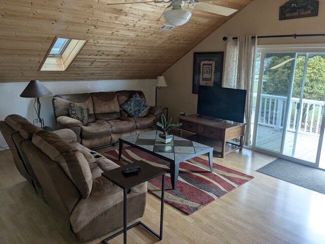 128 Perrin Dr, Unit A in Mooresville, NC - Foto de edificio - Building Photo