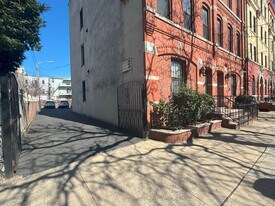 496 Pavonia Ave, Unit 4B in Jersey City, NJ - Building Photo