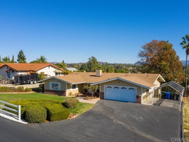 648 Morro Rd in Fallbrook, CA - Building Photo - Building Photo