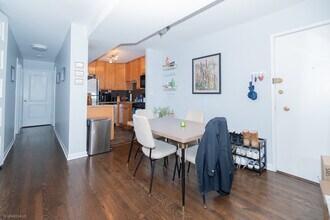 2201 N Cleveland Ave in Chicago, IL - Building Photo - Building Photo