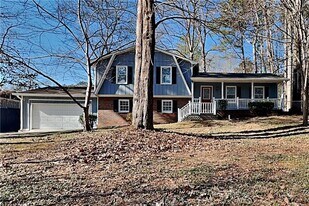 100 John Christopher Dr in Alpharetta, GA - Building Photo