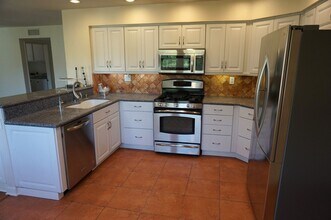 22116 Richford Dr in Lake Forest, CA - Building Photo - Building Photo