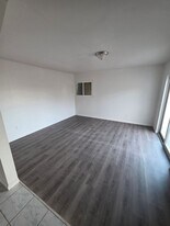 2 Leonard Dr in East St. Louis, IL - Building Photo