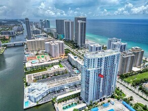 1945 S Ocean Dr, Unit 1803 in Hallandale Beach, FL - Foto de edificio - Building Photo