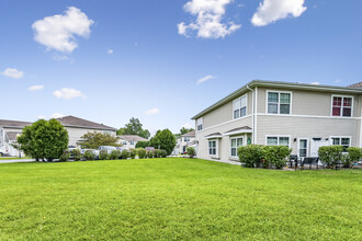 Craftsman Village of Appleton in Menasha, WI - Foto de edificio - Building Photo