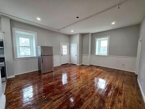 5 Beacon St in Clinton, MA - Building Photo - Building Photo