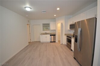 3210 Dr Martin Luther King Jr Blvd in Ft. Myers, FL - Building Photo - Building Photo