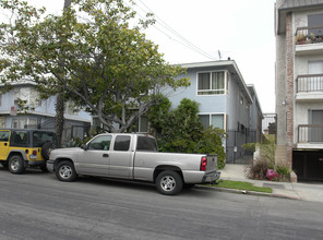 1774 N Harvard Blvd in Los Angeles, CA - Building Photo - Building Photo