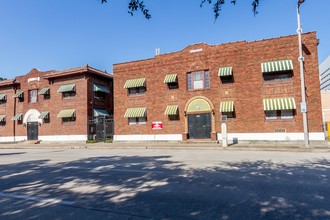 Plaza & Peacock Apartments in Houston, TX - Building Photo - Building Photo