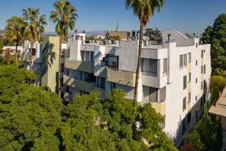 326 Westminster Ave in Los Angeles, CA - Building Photo - Building Photo