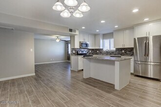 1527 W Huntington Dr in Tempe, AZ - Building Photo - Building Photo