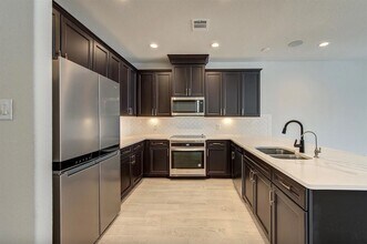 1517 Canter Bayou Way in Houston, TX - Foto de edificio - Building Photo