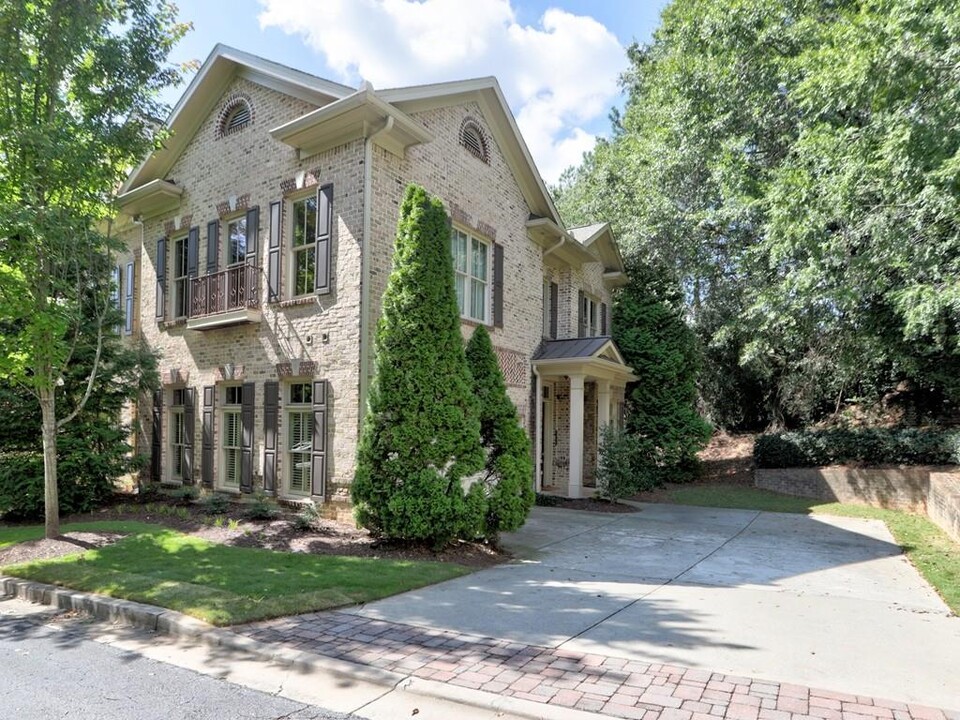 3062 Stone Gate Dr NE in Atlanta, GA - Building Photo