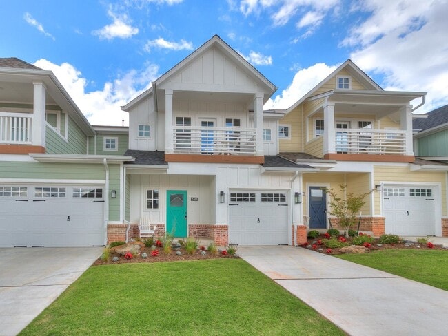 property at 736 Harbor Town Dr