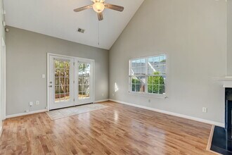 35 Cambridge Oak Cir in Greensboro, NC - Building Photo - Building Photo