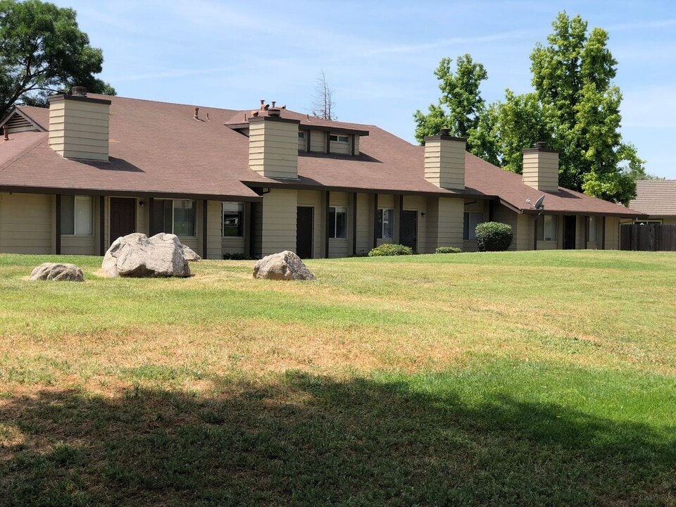 2351 Fir Ave in Merced, CA - Building Photo