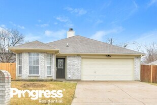 820 Quail Brook Dr in Arlington, TX - Building Photo