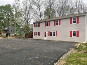 611 Tremont St, Unit 2 right in Taunton, MA - Building Photo - Building Photo