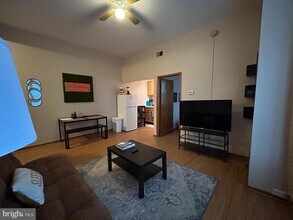 532 N 15th St-Unit -2D in Philadelphia, PA - Building Photo - Building Photo