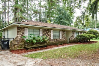 811 Battery Creek Rd in Beaufort, SC - Building Photo - Building Photo