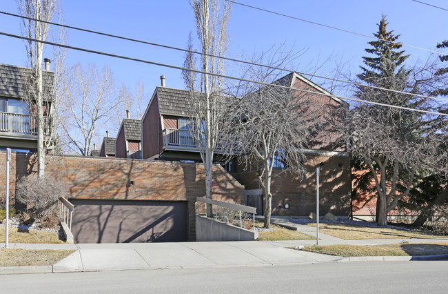 1726-1760 8th Ave NW in Calgary, AB - Building Photo - Building Photo