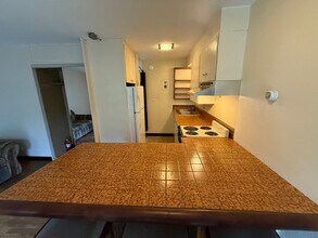 433 E Dowling Rd in Anchorage, AK - Building Photo - Building Photo