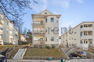 82 Green Hill Pkwy in Worcester, MA - Building Photo