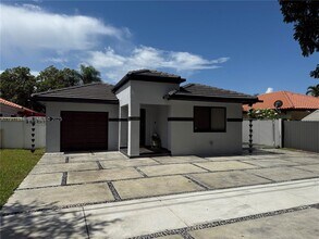 14480 SW 112th St in Miami, FL - Building Photo - Building Photo