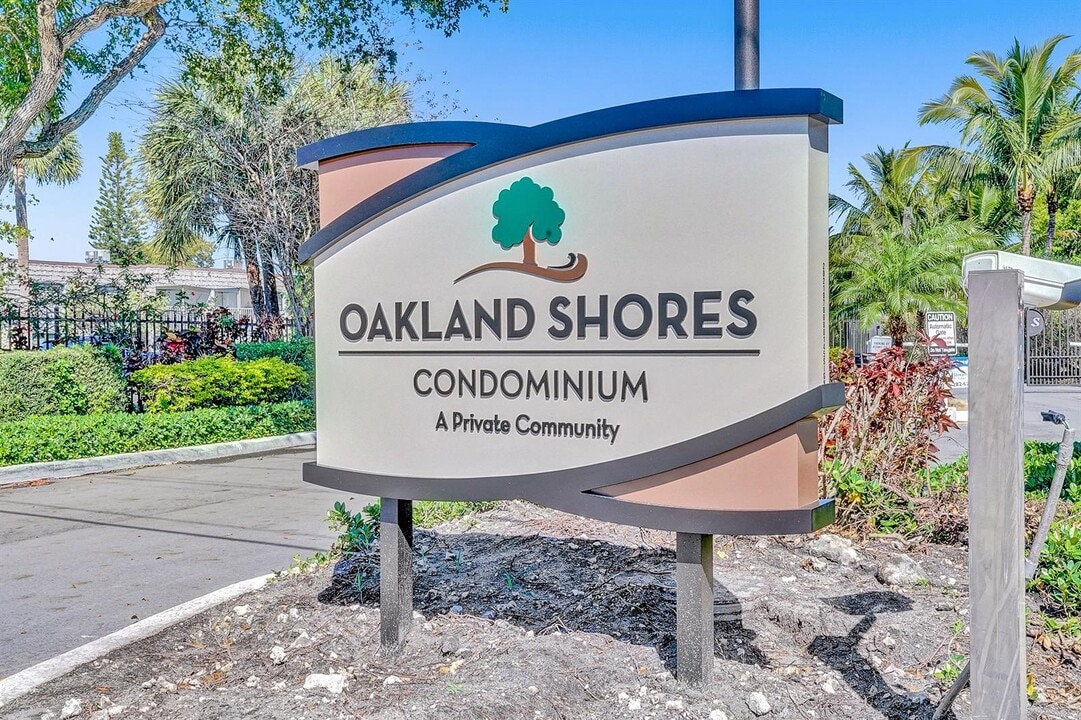 3101 Oakland Shores Dr, Unit H204 in Oakland Park, FL - Building Photo