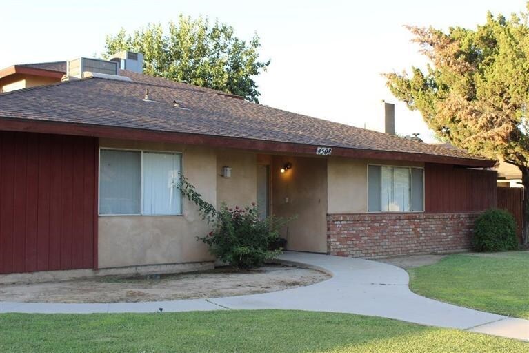 4508 Planz Rd in Bakersfield, CA - Foto de edificio