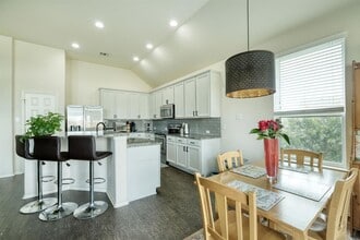 401 Hyltin St in Hutto, TX - Building Photo - Building Photo
