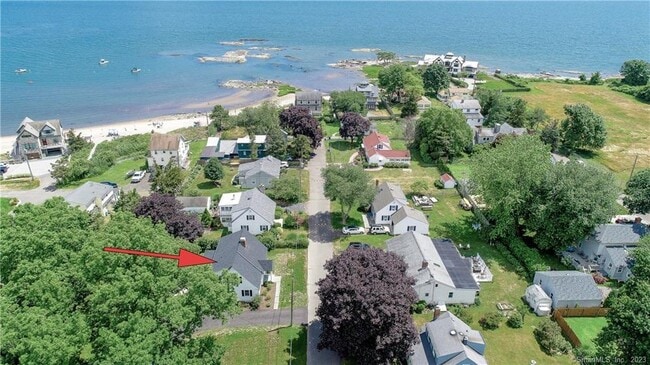 37 Bassett Ln in Madison, CT - Building Photo - Building Photo