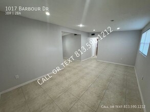 1017 Barbour Dr in Plant City, FL - Building Photo - Building Photo