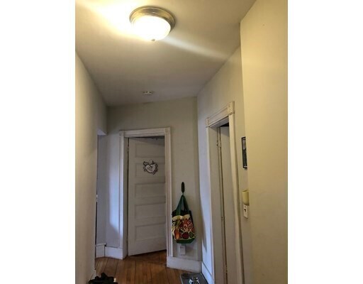 201 ROBBINS St-Unit -201 in Waltham, MA - Building Photo