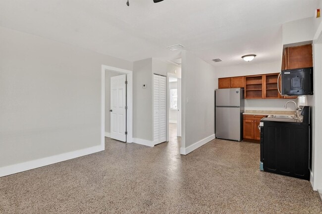 58 W 27th St in West Palm Beach, FL - Building Photo - Building Photo