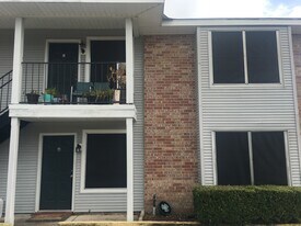 6377 Quin Dr, Unit D in Baton Rouge, LA - Building Photo