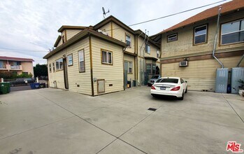 121 Benton Wy in Los Angeles, CA - Building Photo - Building Photo