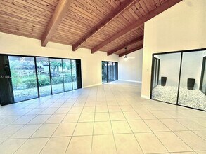 2753 Parkview Dr S in Hallandale Beach, FL - Building Photo - Building Photo