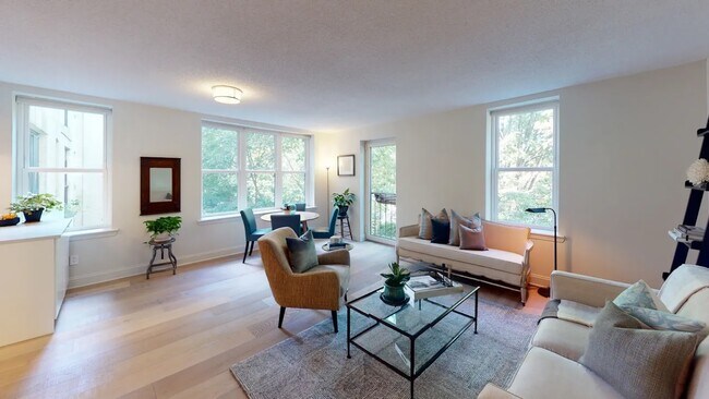 2630 Adams Mill Rd NW, Unit 101 in Washington, DC - Building Photo - Building Photo