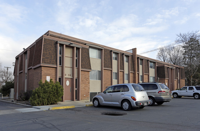 Kingstowne Apartments in Ogden, UT - Foto de edificio - Building Photo