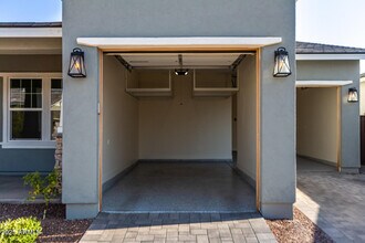 17233 W Dartmouth St in Surprise, AZ - Building Photo - Building Photo