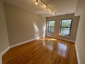 1110 W Balmoral Ave, Unit 1 in Chicago, IL - Foto de edificio - Building Photo