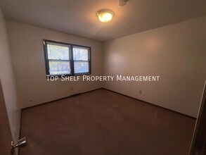 4319 67th St in Urbandale, IA - Building Photo - Building Photo