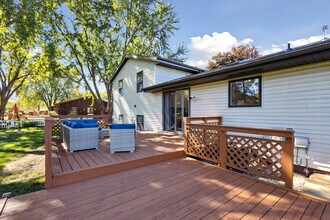 2093 Tunis Rd in Green Bay, WI - Foto de edificio - Building Photo