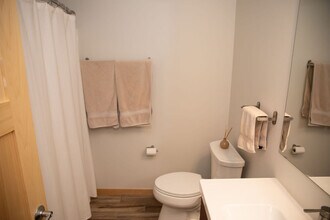 3950 Sunnyside Dr W, Unit 114 in La crosse, WI - Building Photo - Building Photo