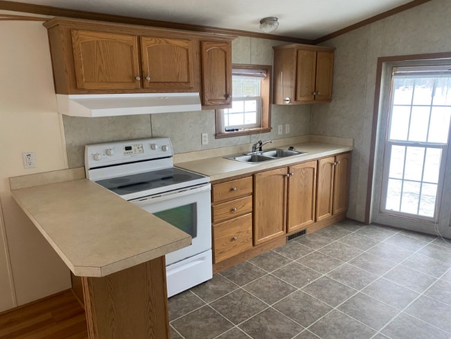 7 Boulder Dr in Milford, ME - Building Photo - Building Photo
