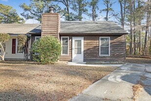 205 Corey Ct in Jacksonville, NC - Building Photo